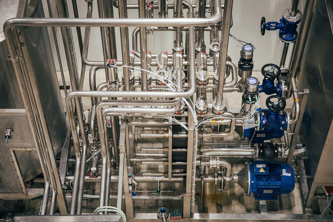 Centrifugeren - The Brew Society Voor een tweede keer in het brouwproces moet er gefilterd worden. Dit is nodig om restgist en troebel te verwijderen